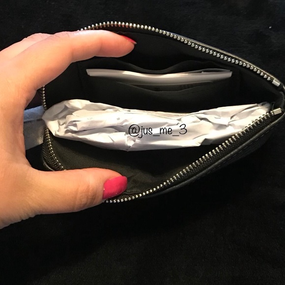 Coach Legacy Jaquard Wristlet Gray/Black/Silver - Picture 6 of 8